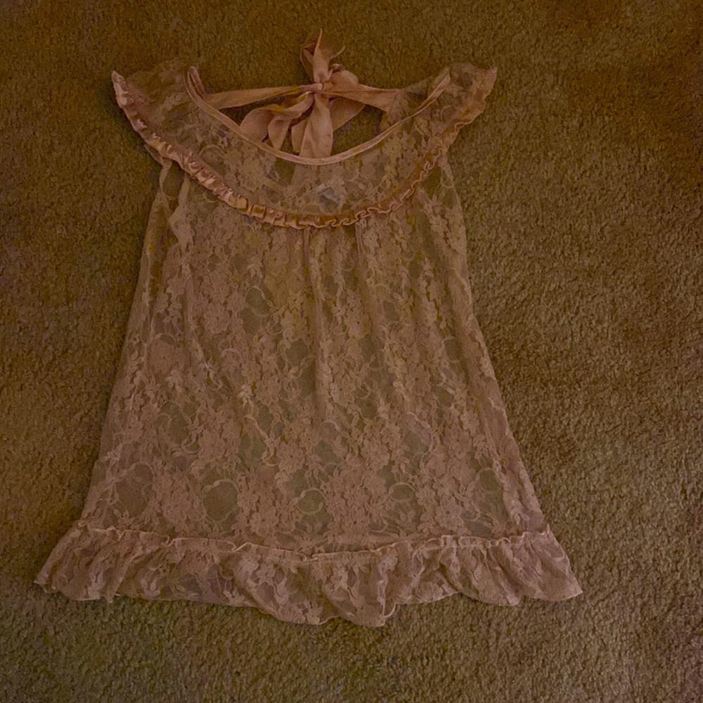 Woman’s size M, pink, lace, Speechless top.